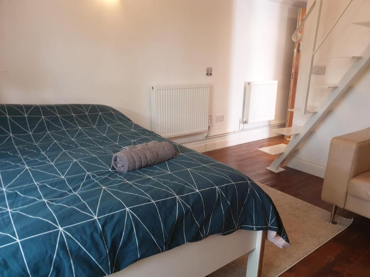Mezzanine Studio Apartment Londra Dış mekan fotoğraf